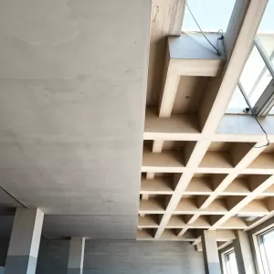 Jaki strop tańszy lany czy Teriva